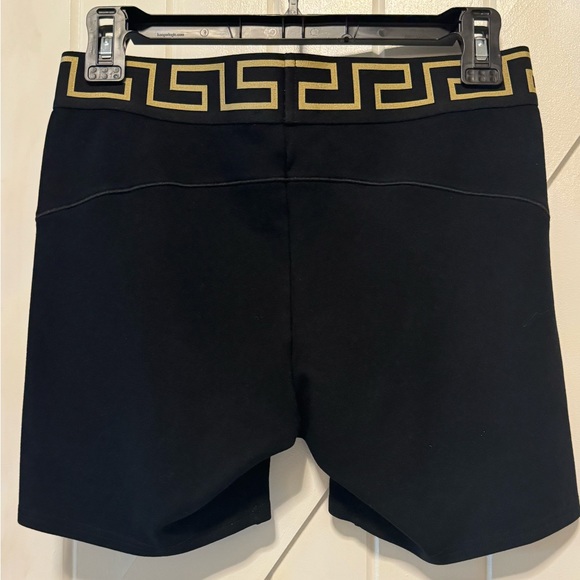 Versace - Picture 3 of 4